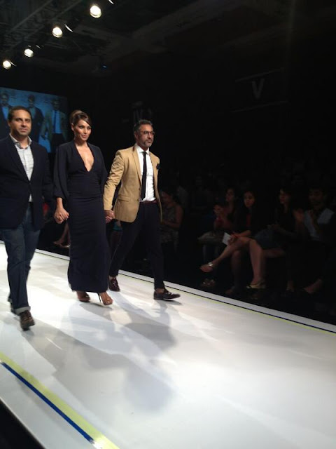 Bipasha Basu stunning walks on the ramp for Shantanu & Nikhil at Lakhme Fashion Week