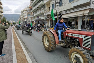 ΕΙΣΕΒΑΛΑΝ τα… τρακτέρ στην Καλαμάτα