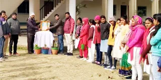 स्वयंसेवकों ने मनायी स्वामी विवेकानन्द जयंती | #NayaSaberaNetwork