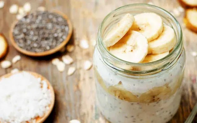 Avena durante la noche para acampar
