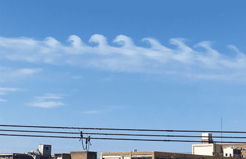 天気のあれこれ レア現象 兵庫県西宮市で謎のギザギザの雲が出現 正体は ケルビン ヘルムホルツ不安定性の雲 という珍しい雲だった