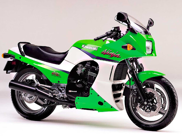 Kawasaki GPZ900R Front look