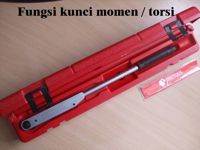  torque wrench alias kunci momen atau sering disebut juga dengan nama kunci torsi ini meru Pengertian Fungsi Kunci Momen Torque Wrench