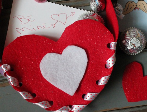 Felt Valentine Card Holder Tutorial