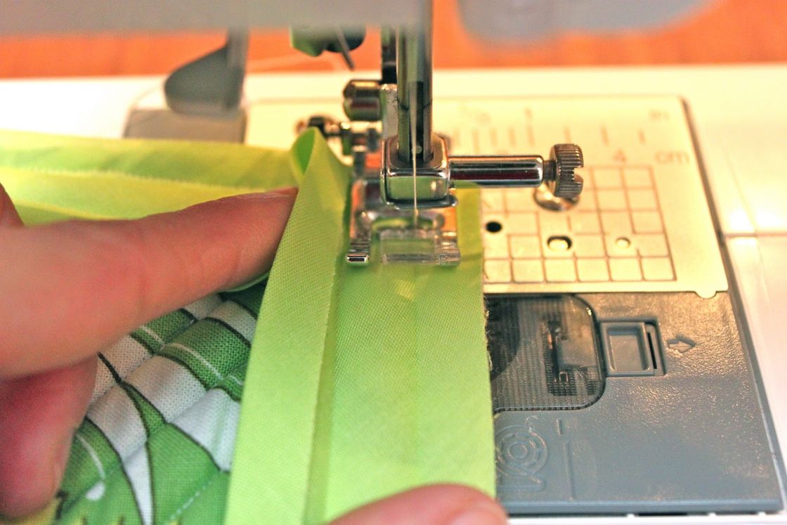 How to Sew Bias Tape Corners. Sew Tutorial