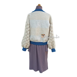 crochet bomber sweater with flower puff balloon sleeve, bomber sweater rajut tangan asli dari benang milk cotton warna krem dan biru dongker
