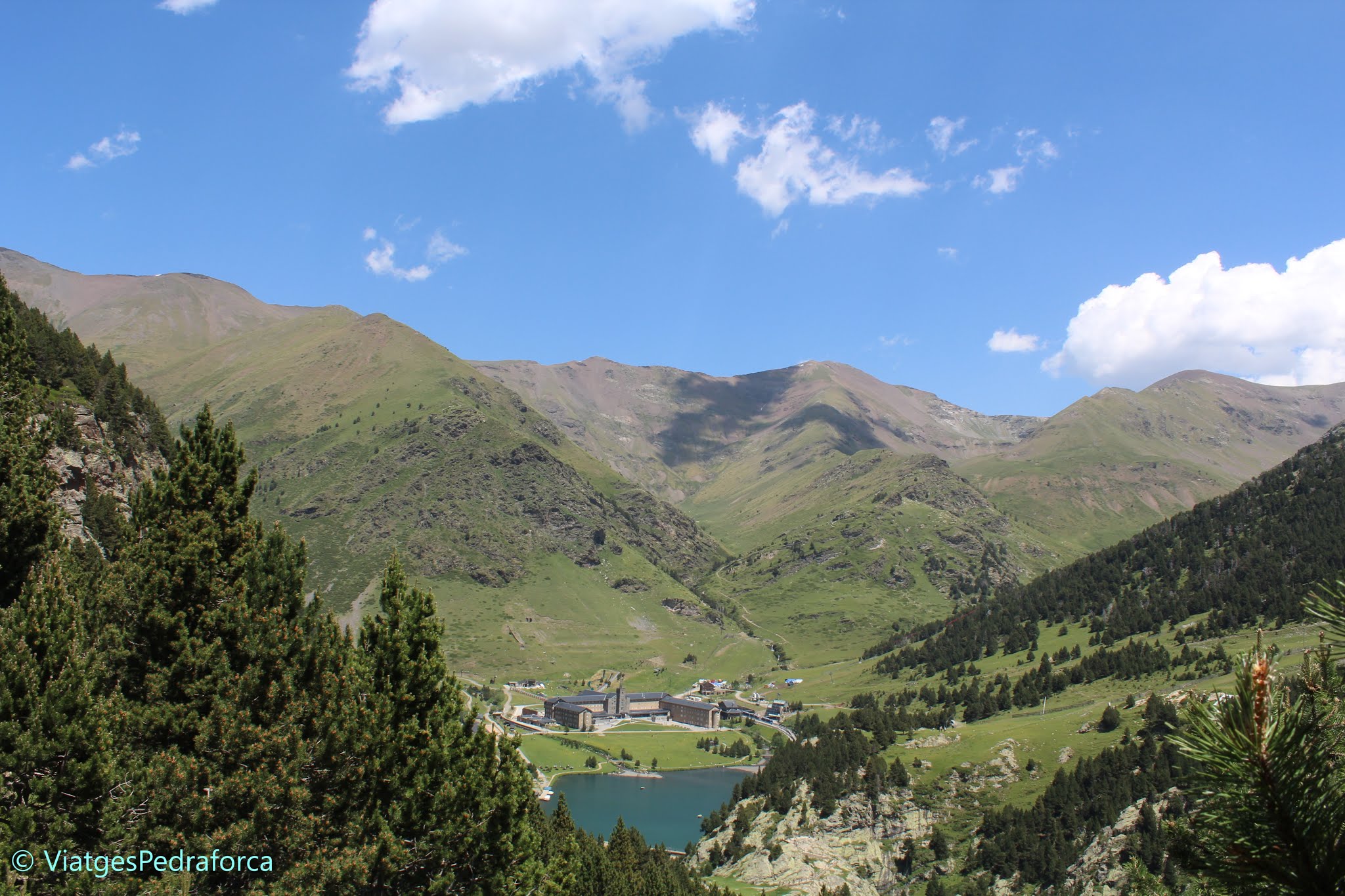 Excursions des de Barcelona amb transport públic, Pirineus, natura, senderisme