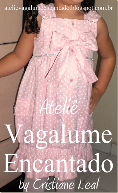 vestido rosa com poá