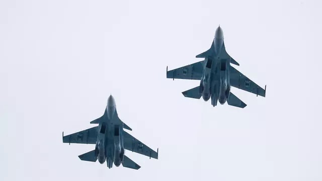 مقاتلة Su-30sm الروسية تدمر طائرة أوكرانية جنوب دونيتسك فيديو