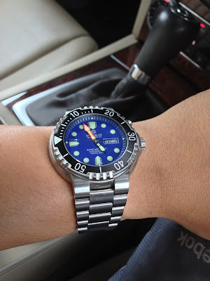 http://westernwatch.blogspot.com/2013/11/deep-blue-pro-seadiver-1k-blue-dial.html