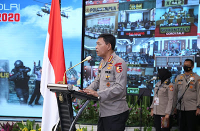 Kapolri Jenderal Polisi Idham Azis memerintahkan Kapolda Sulawesi Tengah (Sulteng) Irjen Pol Abdul Rakhman Baso untuk berkantor di Poso. Hal ini dimaksudkan guna memburu kelompok Mujahidin Indonesia Timur (MIT) pimpinan Ali Kalora yang diduga menjadi pelaku pembantaian satu keluarga di Sigi.
