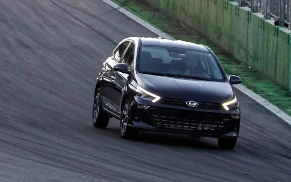 Hyundai_HB20_2024