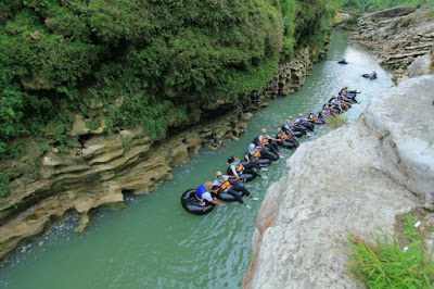 Wisata River Tubing Kali Oya yang Mengasyikkan