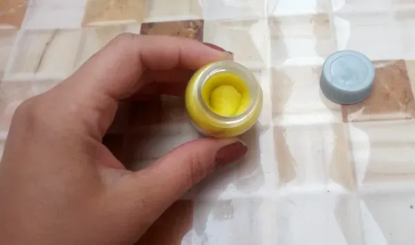 como fazer esponja removedora de esmalte