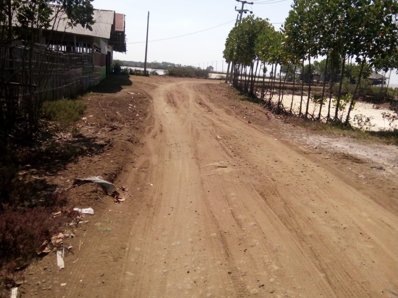 Katanya Pantai Tanjung Baru Karawang Ditelan Setan Pelita