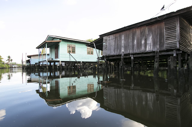 Crociera sui canali del quartiere di Thonburi