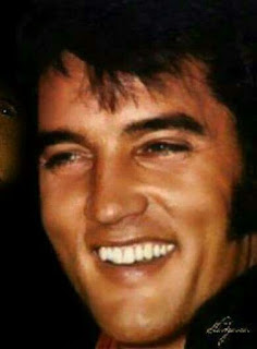 Elvis sorriso blog immagine