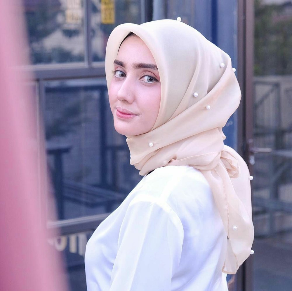 Cara Pakai Jilbab Segi Empat Yang Simple Namun Elegan WAJIB BACA