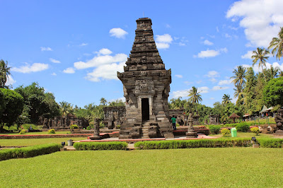 Hasil gambar untuk candi penataran