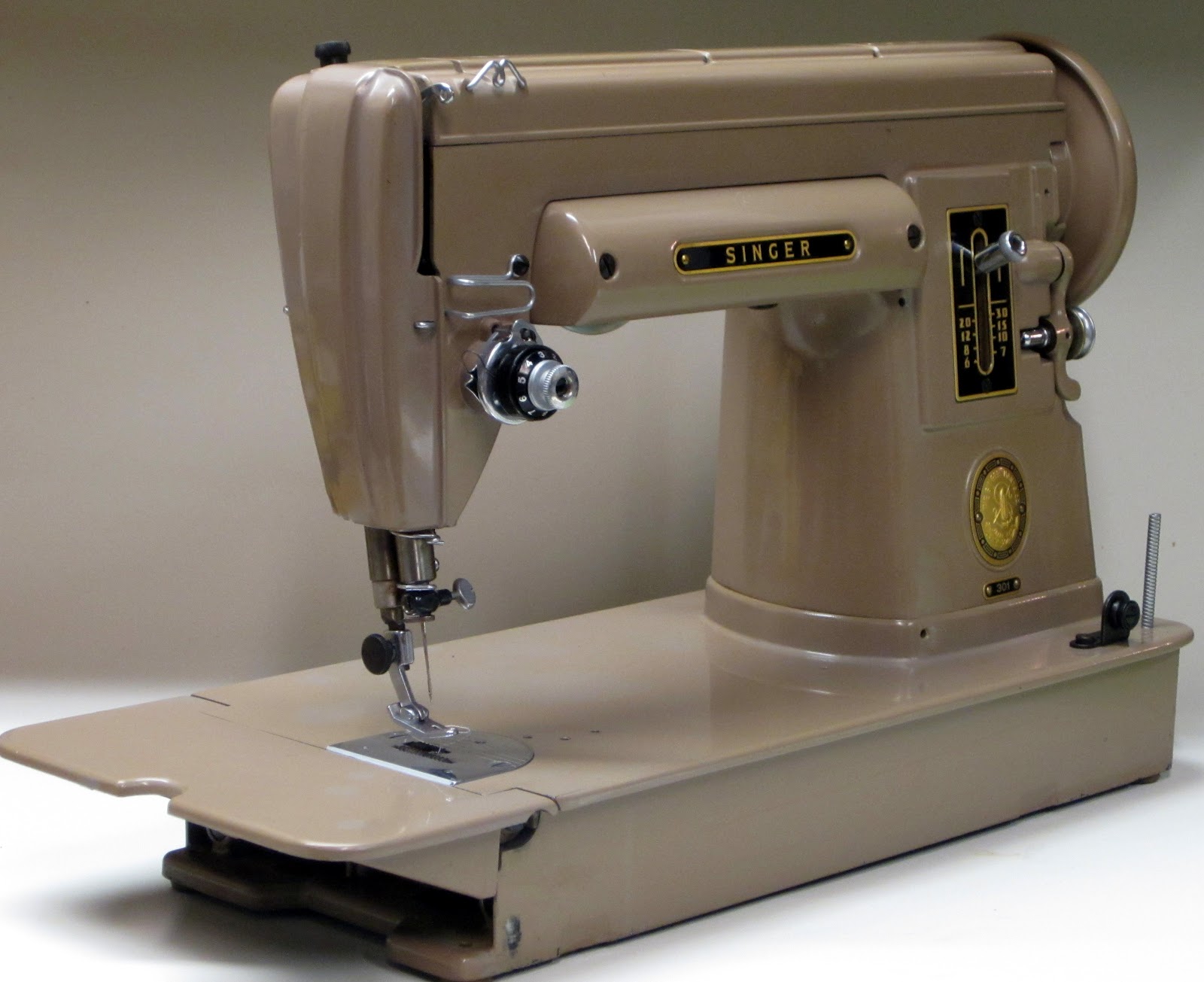 MI Vintage Sewing Machines: Singer 301 (1952)