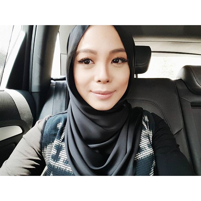  Biodata  Penuh Vivy  Yusof  Pengasas FashionValet com 