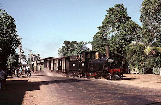  Barangkali ada dari sedikit manusia yang hidup di bumi ini menatap suatu sejarah merupakan  Kenangan Kereta Api Madiun