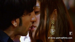 Ranveer Singh Anushka Sharma Kissing Scene Photos