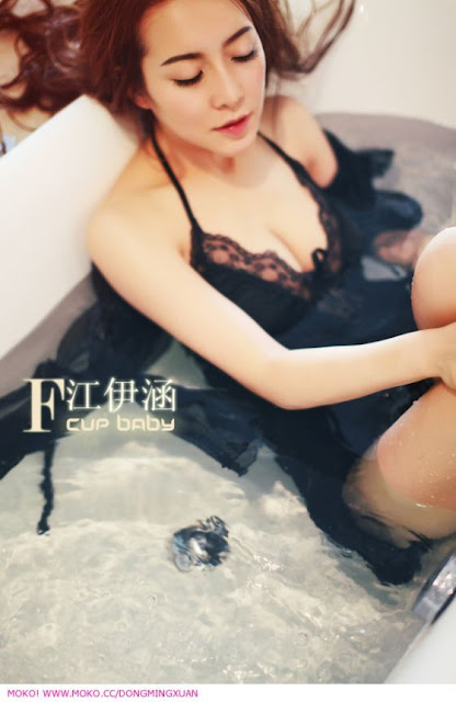 Foto Hot Artis Cantik China, Jiang Yihan - Ada Yang Asik