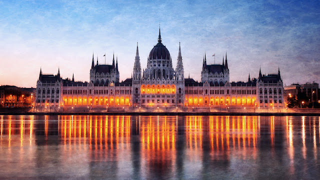 Vista do belíssimo Parlamento Húngaro em Budapeste, Hungria