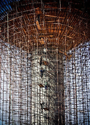 Crazy Scaffolding Seen On www.coolpicturegallery.us