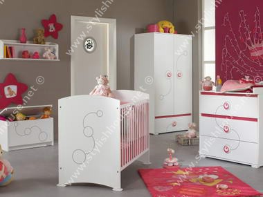 Wonderful and stylish baby bedroom 