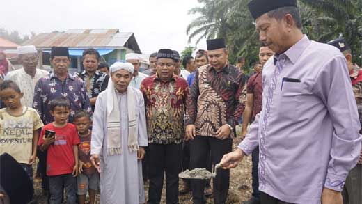 Masjid Raya Al Ikhlas Kampung Kurai Nagari Kinali Mulai Dibangun