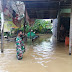 2 Desa Terendam Banjir, Babinsa Koramil 04/Tanah Pinoh Langsung Lakukan Patroli