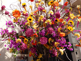 Floral display in London, for free flower festival Belgravia in Bloom 2018