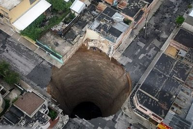 Sinkholes Guatemala on Sinkhole Caused By The Rains Of Tropical Storm Agatha In Guatemala