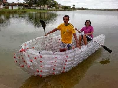 Perahu Unik Hasil Kerajinan Tangan Dari Botol Plastik Bekas