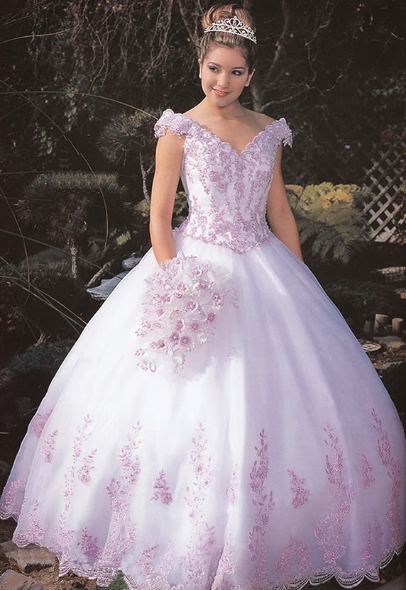 Lindos vestidos de 15 años estilo princesa