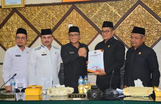 APBD-P Kota Padang TA 2023, Ranperda Pajak dan Retribusi Daerah di Setujui DPRD Kota Padang