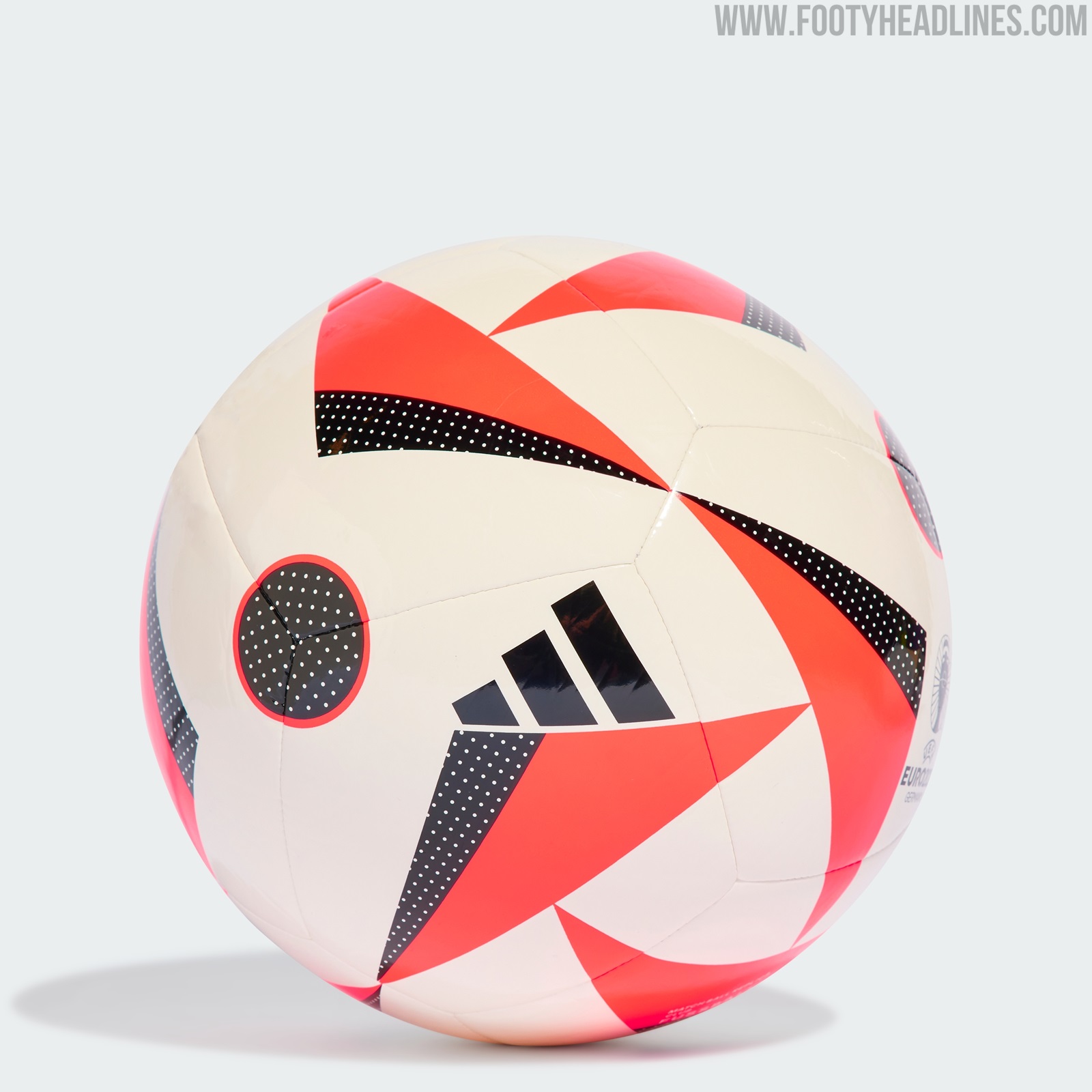 adidas Ballon FUSSBALLLIEBE Pro EURO 2024 Ballon de Match - Blanc