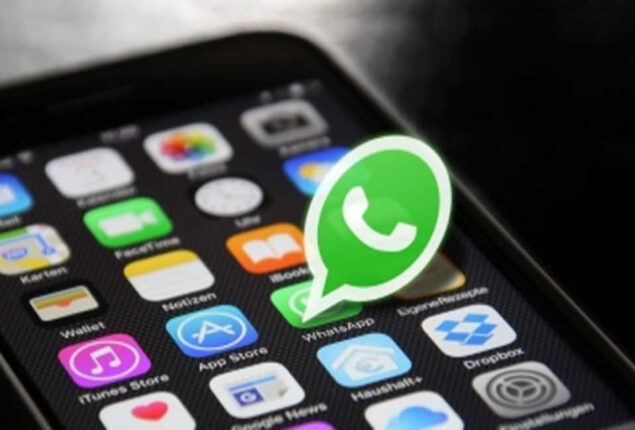 WhatsApp will soon launch a new camera shortcut for iPhone users