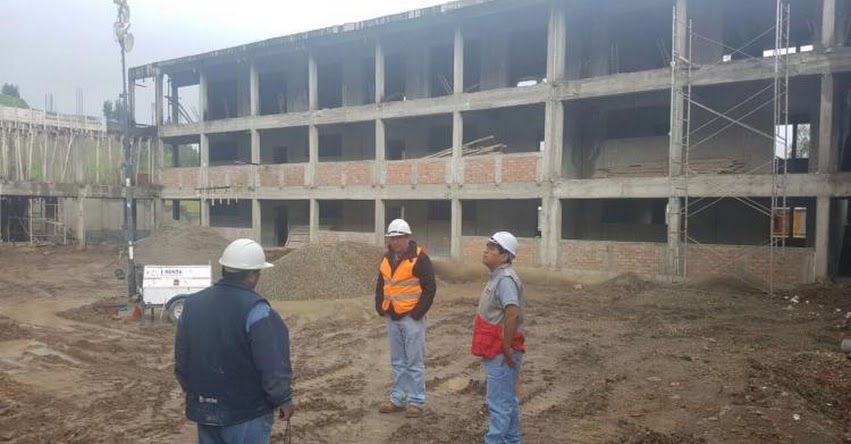 PRONIED entrega terreno para culminar construcción de colegio César Vallejo en Santiago de Chuco - La Libertad - www.pronied.gob.pe