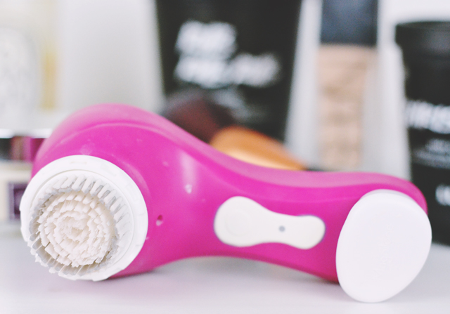 Magnitone cleanser