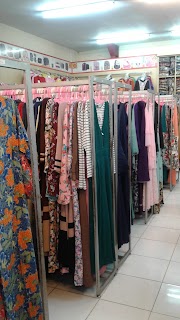 48+ Rak Display Gamis, Untuk Mempercantik Ruangan