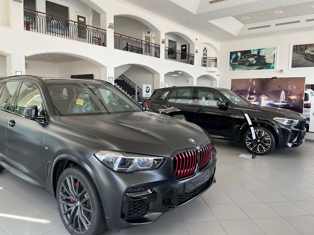 بي ام دبليو X6 M 2023 وX5 M تكشفان نفسيهما كاقوى سيارة كروس اوفر بموديل الاخير | JOOAUTOMOBILE