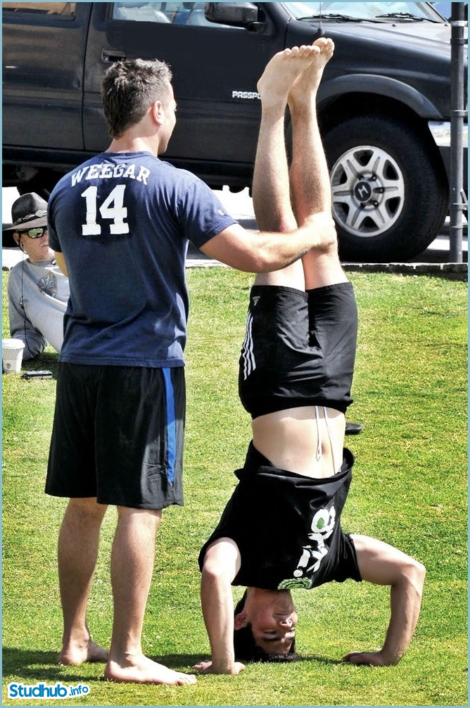 Joe Jonas Bulging VPL During Workout Session