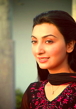 ayesha khan without makeup wallpapers