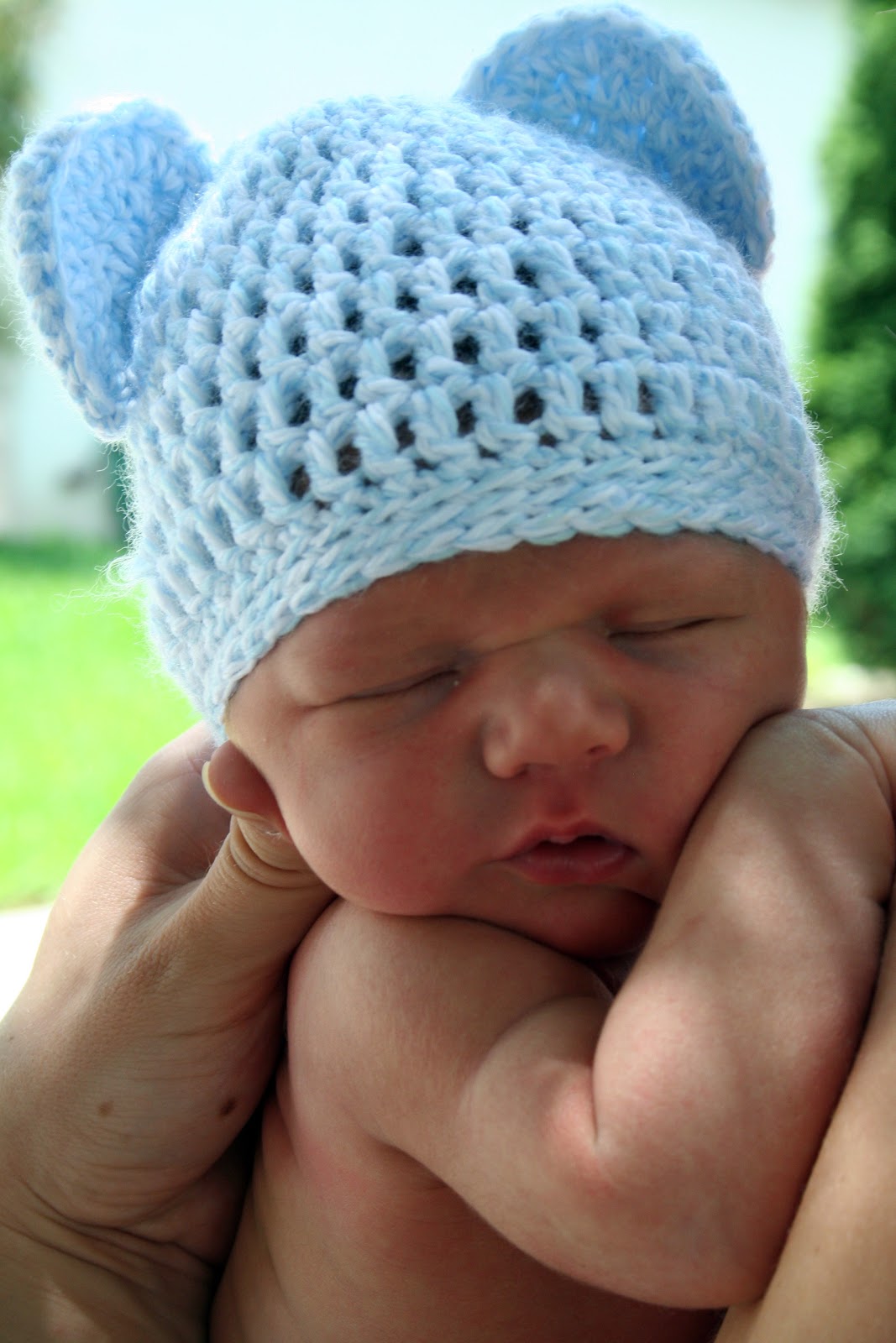 Newborn bear hat