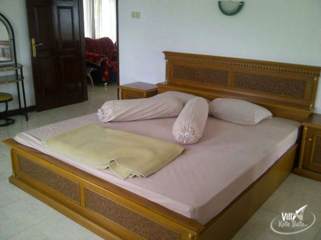 Villa Rose Batu Malang - Villa Kolam Renang Batu