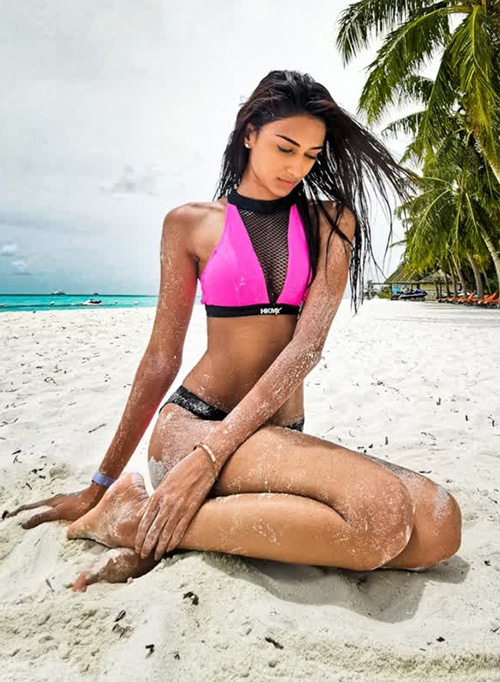 Erica Fernandes bikini hot actress