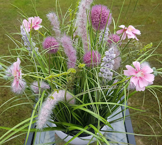 https://www.tischdeko-online.de/Streudeko-Blumen-Dekoartikel/Dekorationsartikel-und-Blumen/wiesenblumenstrauss.html